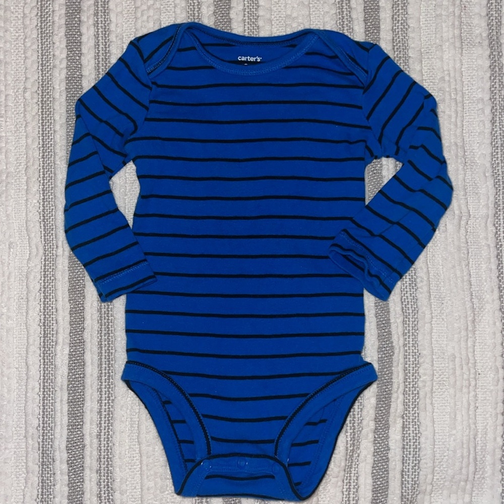 Carters onsie bundle - Picture 4 of 6